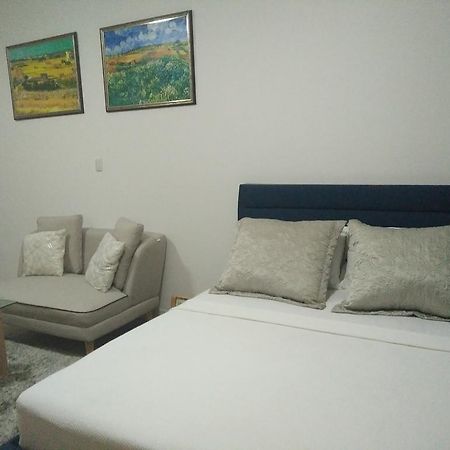 Shang Luxury Suites Mandaluyong Exterior photo