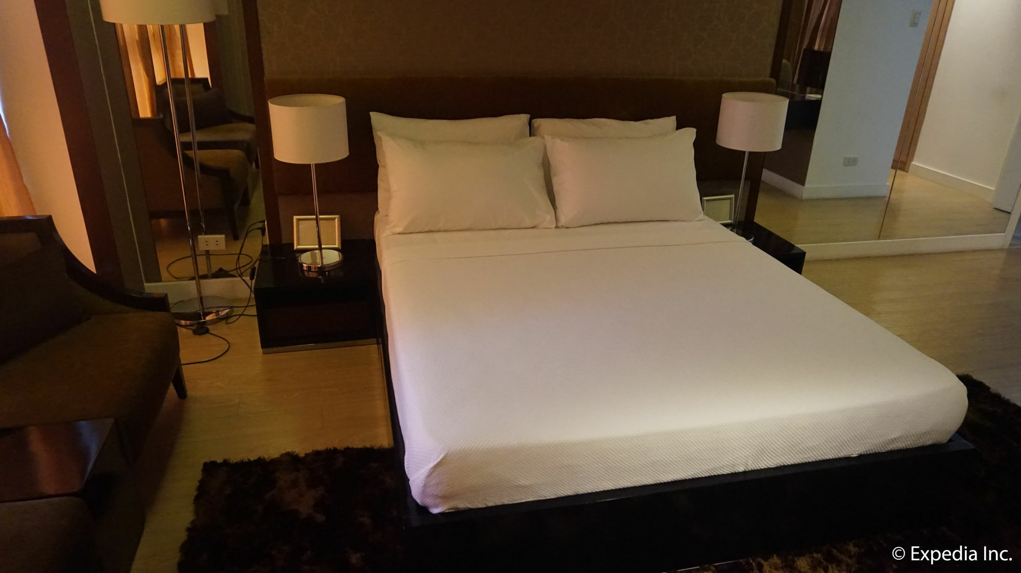Shang Luxury Suites Mandaluyong Exterior photo