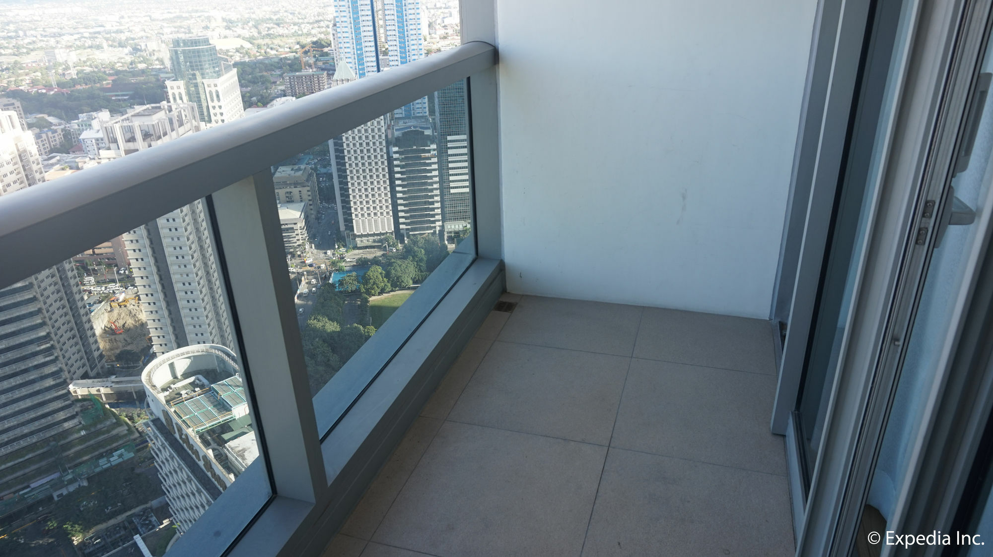 Shang Luxury Suites Mandaluyong Exterior photo